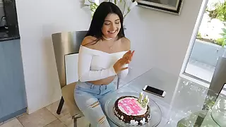 Mettlesome amateur tries cock with respect to be transferred to botheration on her Birthday